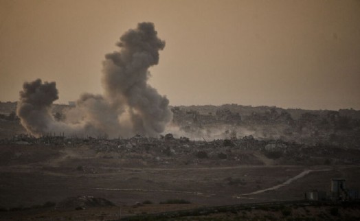 İsrail, Trump'ı dinlemedi, Gazze'ye gece boyu saldırdı