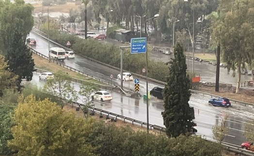 İzmir beklediğine kavuştu: Sonunda yağmurlar geldi....