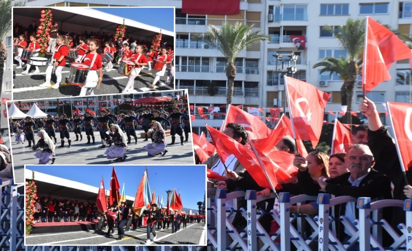 İzmir'de Cumhuriyetin 102. yılı törenle kutlandı