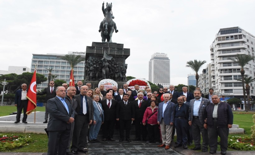 İzmir'de Muhtarlar Günü törenle kutlandı