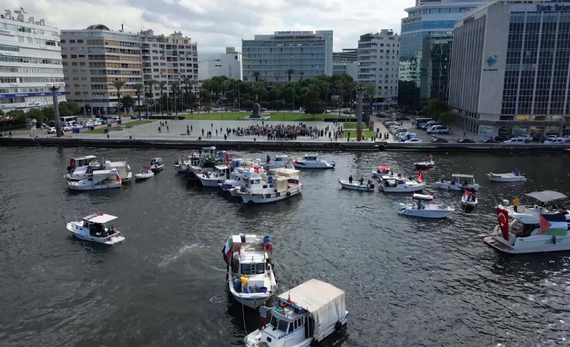 İzmir'de tekneler, Sumud Filosu'na destek için denize açıldı