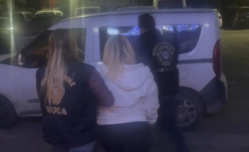 İzmir’de 76 bin 838 adet sentetik ecza hapı ele geçirildi