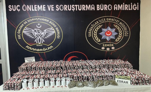 İzmir'de uyuşturucuya 2 gözaltı