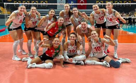 Karşıyaka filede evinde