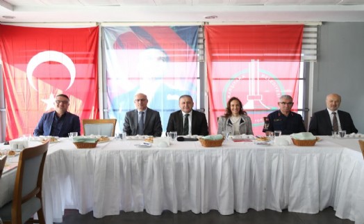 Karşıyaka'da 'Muhtarlar Günü' zirvesi