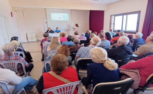 Konak'ın İleri Yaş Merkezi'nde seminerler devam ediyor