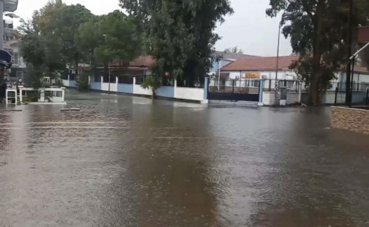 Muğla'da sağanak etkili oldu