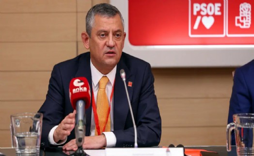Özel, Sosyalist Enternasyonel'de konuştu: 'Dünyanın aksine Türkiye'de sosyal demokrasi yükselişte'