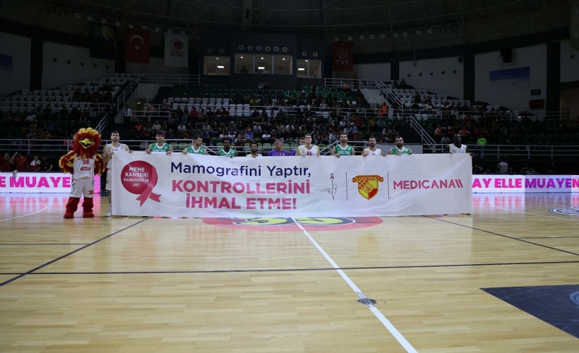 Pembe farkındalık parkeye taşındı