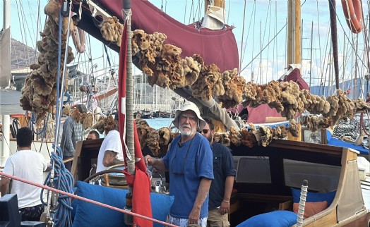 Son süngerci Aksona Mehmet'ten 60. yıl dalışı