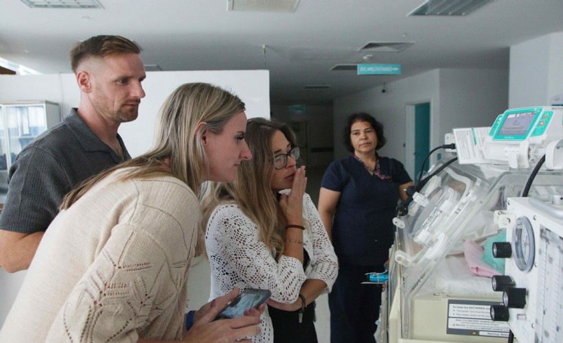 Tatile gelen İngiliz ailenin bebeği, Muğla'da hayata tutundu