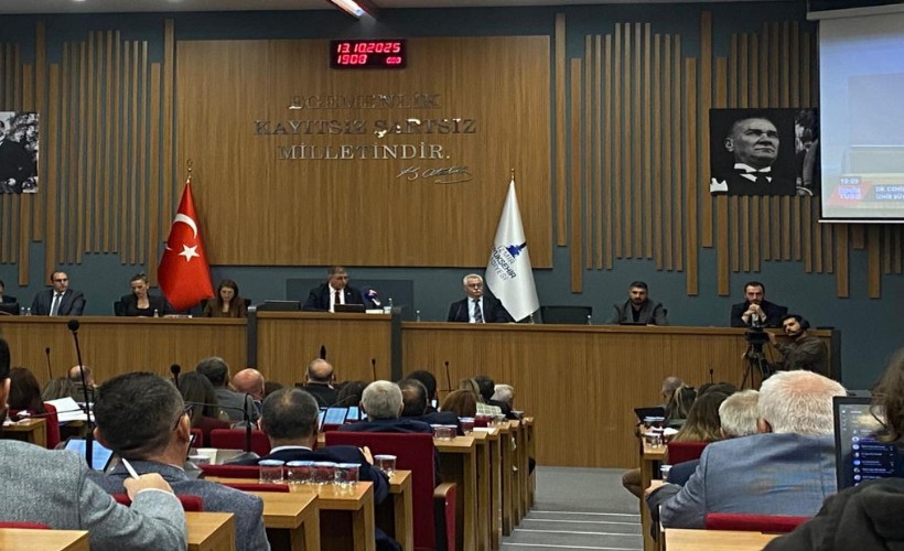 Tugay'dan 'Katlı Otopark' çıkışı: Neden tek muhatap Büyükşehir olarak anılıyor?