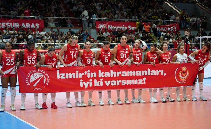 Voleybolun yıldızlarından İzmir İtfaiyesi’ne teşekkür
