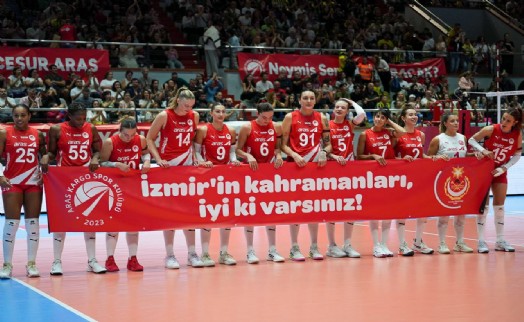 Voleybolun yıldızlarından İzmir İtfaiyesi’ne teşekkür
