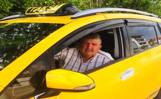 Yürürken aracın çarptığı taksici öldü