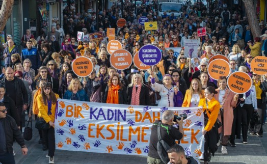 Karşıyaka'da 25 Kasım'da güçlü dayanışma!