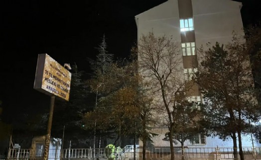 6 öğrenci yedikleri pastadan sonra hastanelik oldu