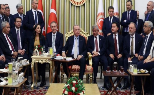 AK Parti kulislerinde o iki isim rahatsızlık yarattı