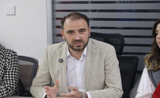 AK Partili Yaşadı trafik ve otopark üzerinden Işık'a yüklendi: Seçimden önce vaat ettikleri nerede?