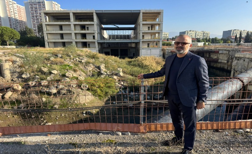 AK Partili Yıldız atıl kalan opera binasını gezdi: Kaderine terk edilmiş bir enkaz!