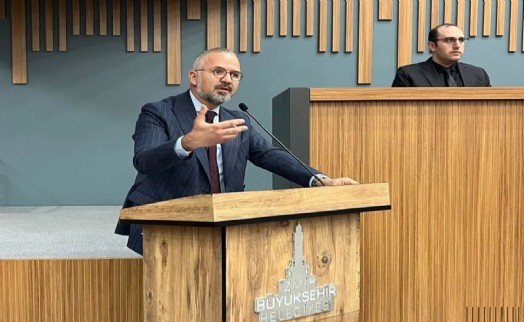 AK Partili Yıldız'dan CHP'li Zeybek'e sert tepki: İzmir'i bilmeden konuşuyorsunuz