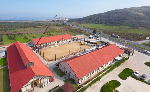 Alia Park'ta kapalı manej çalışmaları sürüyor