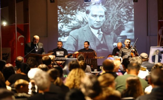 Atatürk, Efes Selçuk'ta şarkılar ve şiirlerle anıldı