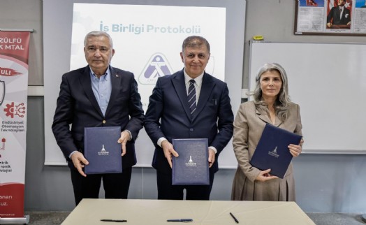 Başkan Tugay'dan Türkiye'ye örnek olacak protokole imza