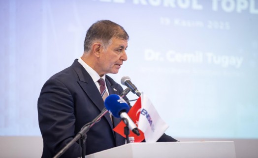 Başkan Tugay'dan sanayicilere yeşil dönüşüm çağrısı