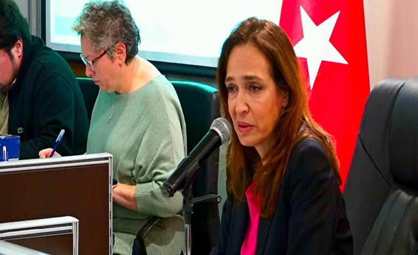 Başkan Ünsal Meclis’te gözyaşlarını tutamadı: Bostanlı Pazarı önergesi geri çekildi!