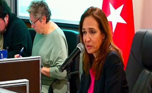 Başkan Ünsal Meclis'te gözyaşlarını tutamadı: Bostanlı Pazarı önergesi geri çekildi!