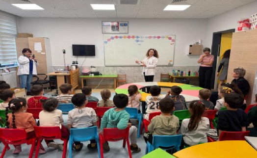 Bayraklı Belediyesi'nden miniklere ağız ve diş sağlığı eğitimi