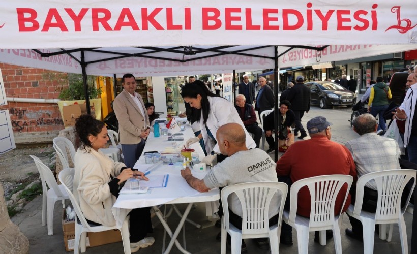 Bayraklı'dan önleyici sağlık adımı: Ücretsiz diyabet ve tansiyon ölçümü yapıldı