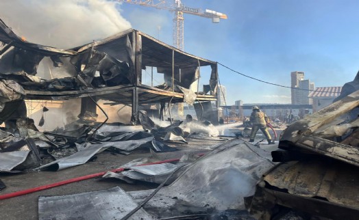 Bayraklı'daki yangın, itfaiyenin müdahalesiyle dakikalar içinde kontrol altına alındı