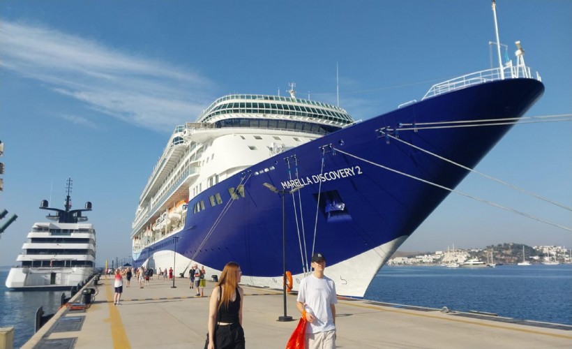 Bodrum'a çifte kruvaziyer geldi