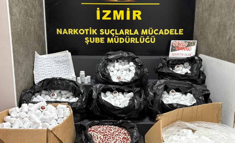 Buca'da torbacılara ulaşmadan uyuşturucu operasyonu: 2 tutuklama