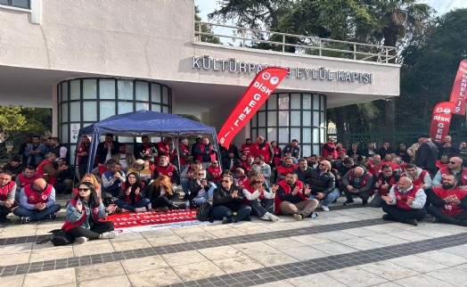 Büyükşehir işçilerinden oturma eylemi: Şirketler arasında ayrım yapılıyor!