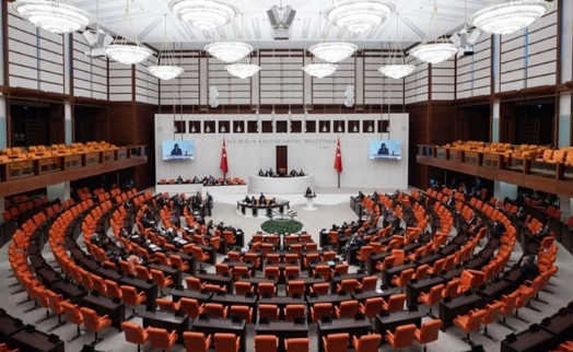 CHP Genel Başkanı Özgür Özel ve 11 milletvekilinin fezlekesi Meclis'te