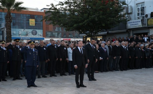 Çiğli'de 10 Kasım saygı ve minnetle anıldı