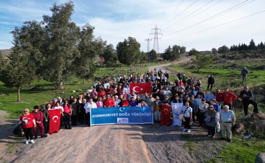 Çiğli'de Cumhuriyet coşkusu doğayla buluştu