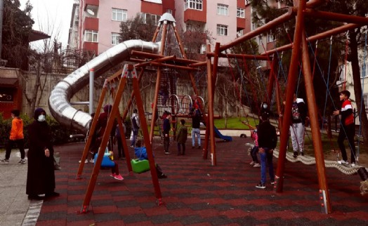 Çocuk parkında dehşet! 4 çocuk elektrik akımına kapıldı