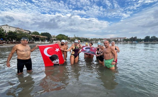 Datça'da denizde Ata'ya saygı