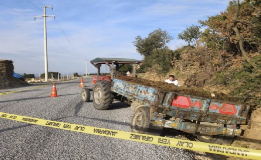 Dedesinin sürdüğü traktörden düşüp, tekerin altında kalan çocuk, hayatını kaybetti