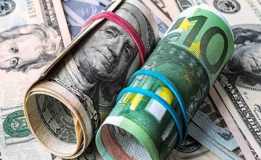 Dolar 42 lirayı geçti euro düşüşte