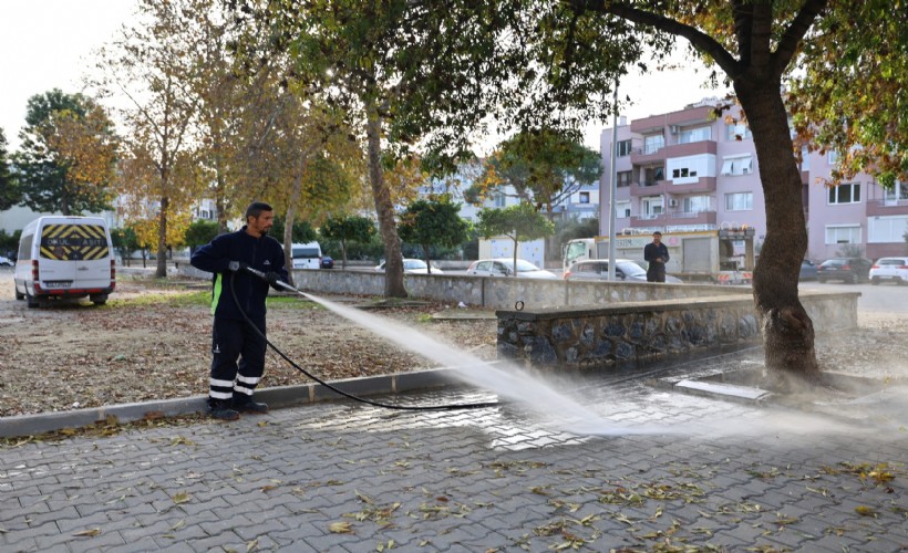 Efes Selçuk'ta temizlik emekçilerinden yoğun mesai!