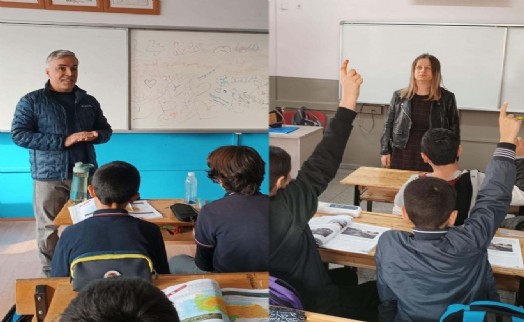 Görme engelli öğretmen çift, öğrencilerin hayatına dokunuyor