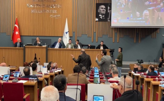 İZSU Meclisi'nde tansiyon yükseldi: AK Partili Boztepe'den ‘otur yerine' çıkışı!