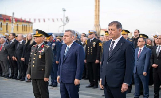 İzmir Ata'sını unutmadı