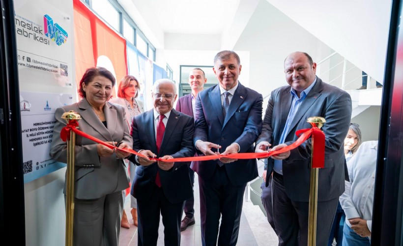 İzmir Büyükşehir Belediyesi’nden bir ilk: İşsizliğe karşı sanayi sitesinde kurs merkezi