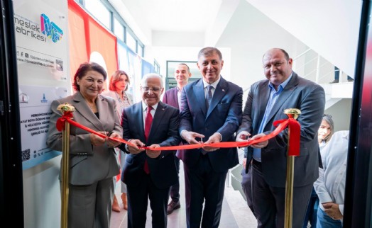 İzmir Büyükşehir Belediyesi'nden bir ilk: İşsizliğe karşı sanayi sitesinde kurs merkezi